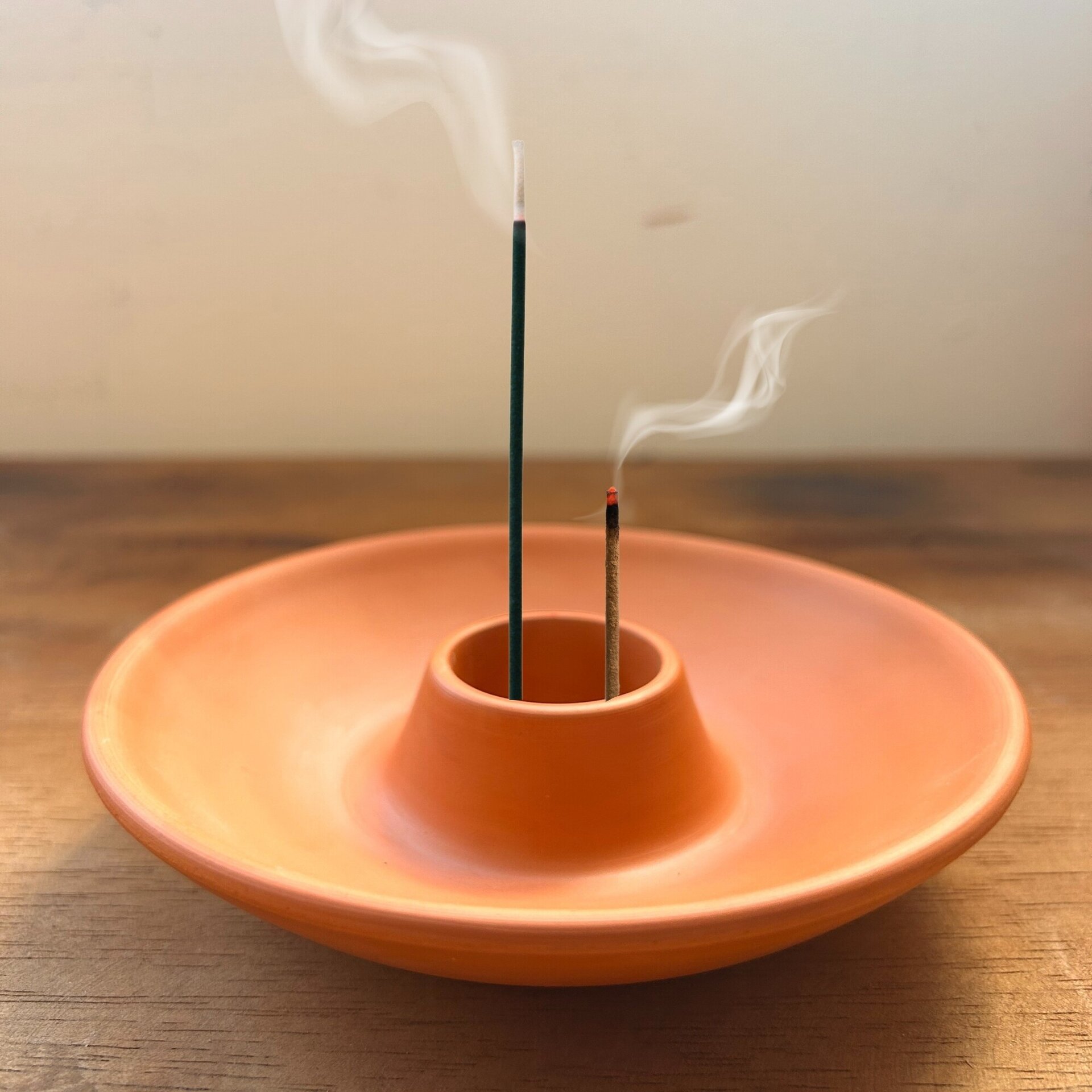 Soporte quemador de palo santo y atados de hierbas - 2